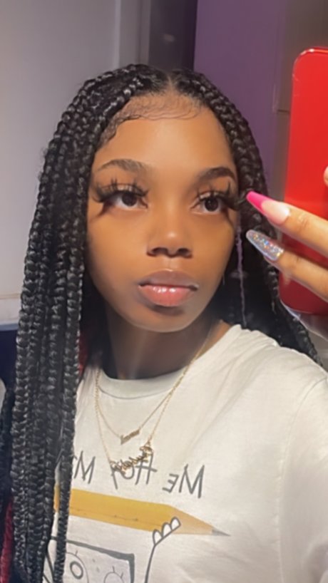 _I THE BRAT_ star nudes photo