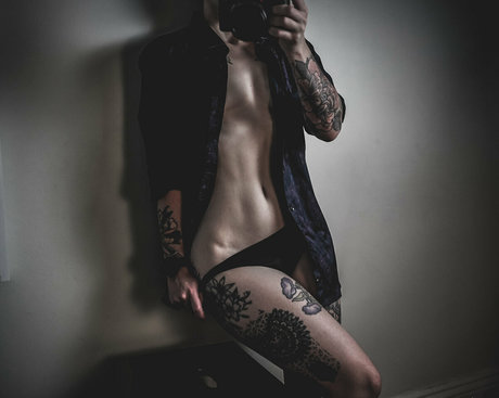 Notaprodigy naked model photo