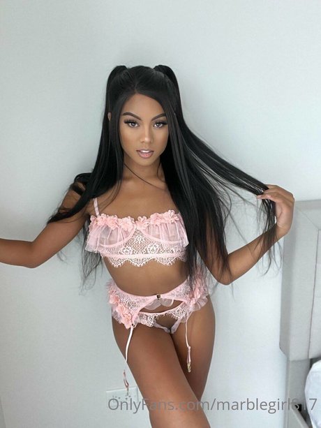 Sophie Van meter naked model photo