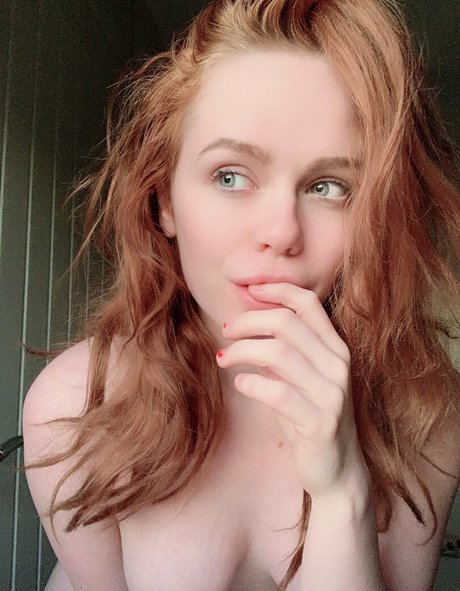 Ella Hughes pornstar naked image
