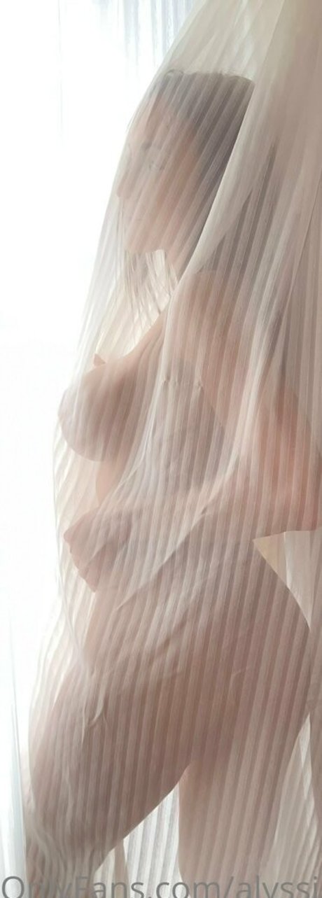 babe onlyfans beautiful nude pic