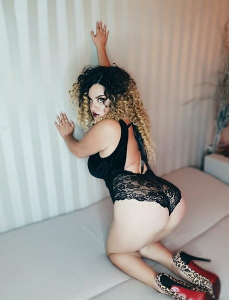 Anna Sivona pornstar xxx gallery