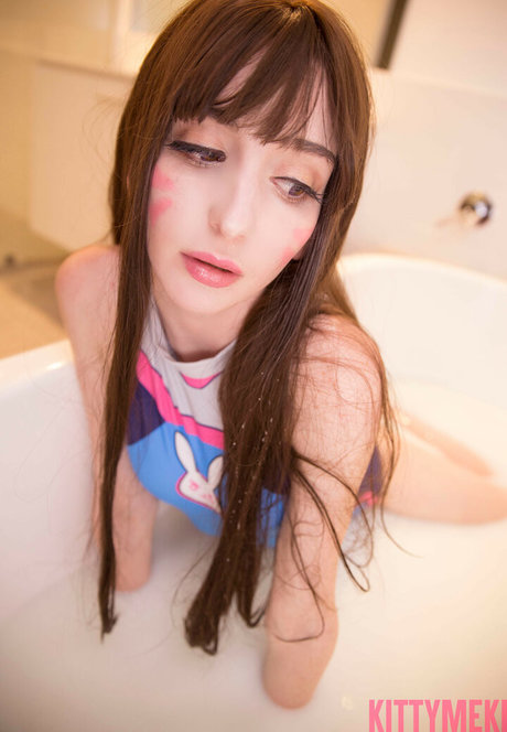 Meki pornstar exclusive pics