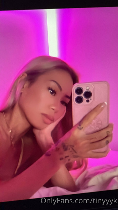 tinyyyk pornographic model pictures