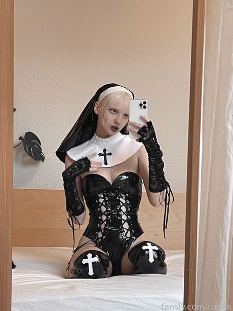 catiescos model nude archive