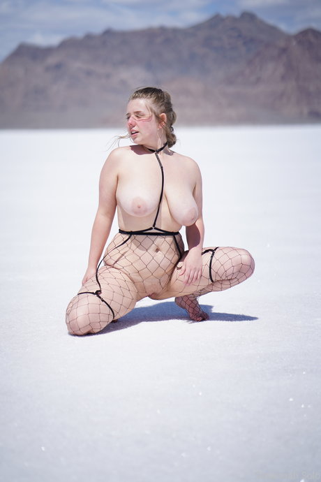 Savannah Solo nudes actress picture