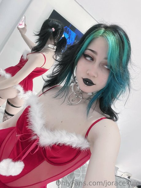 Barbara Horacek model perfect image