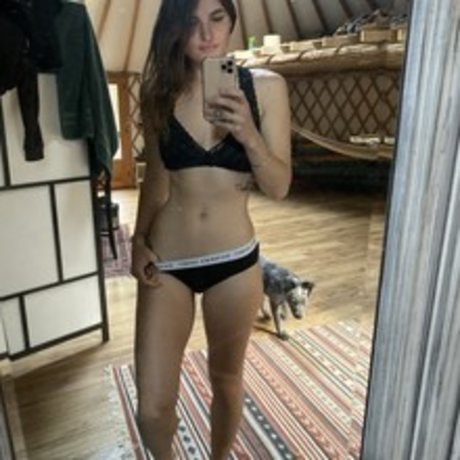 Nicolle Love hd actress images