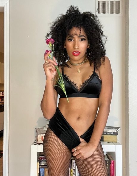 huge shemale onlyfans free sexy images