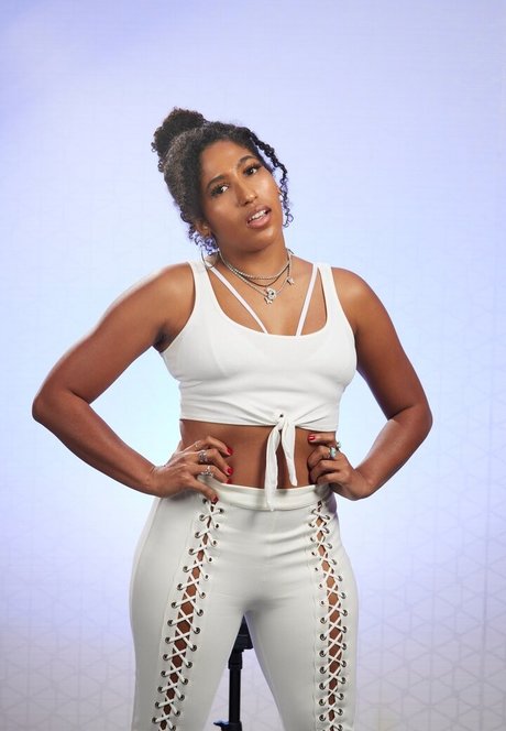 Marti Belle adult model photo