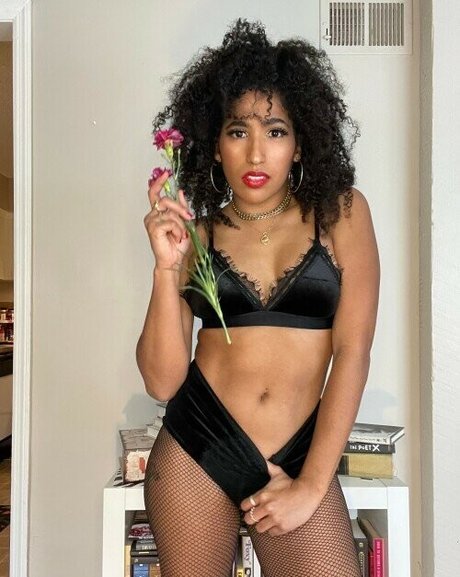 Marti Belle high quality actress image