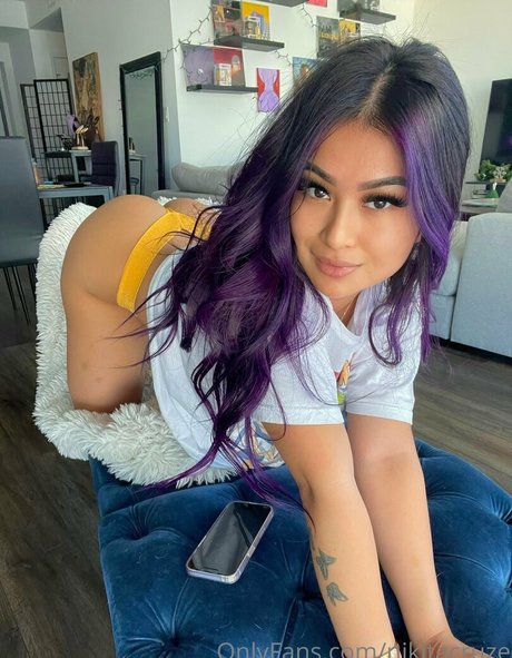 busty mom onlyfans erotic picture