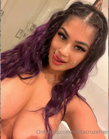 Nikita Kim pretty star image