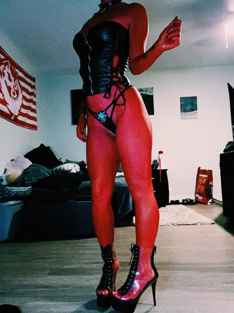 Phoenfatale star hot photo