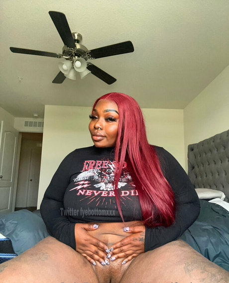 therealfyebottom model xxx photo