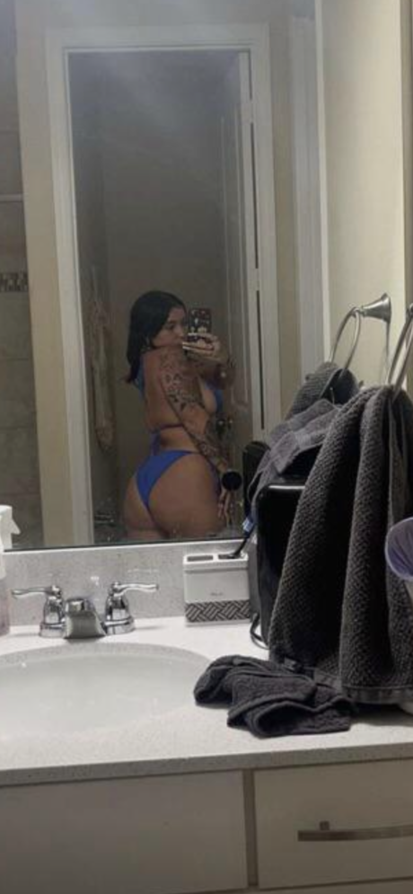 busty ebony onlyfans pornographic gallery