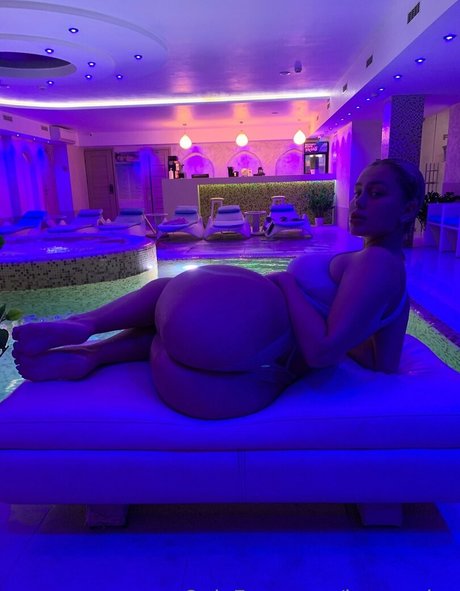 Alkonawt nude pornstar img