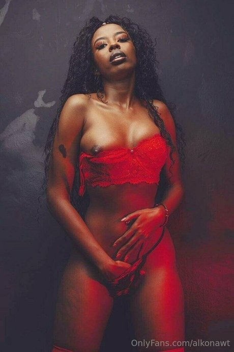 Alkonawt beautiful actress image