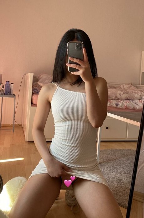 kikipearl pornographic model pics