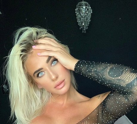 Ashley wolf porn actress gallery