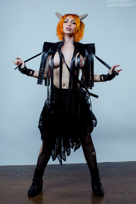 Vivid Vivka model pretty gallery