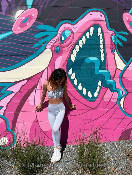 Hawaiian Cheerleader erotic actress galleries