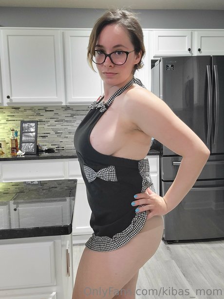 Kibas Mom free actress images