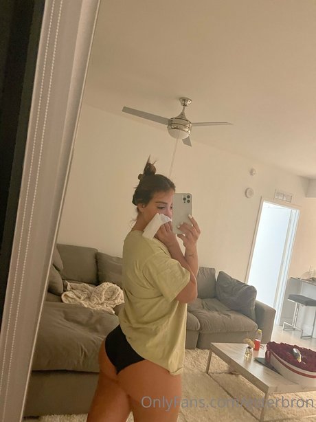 Esterbron nice actress photo