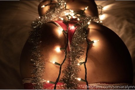 Soni Aralynn model pornographic images