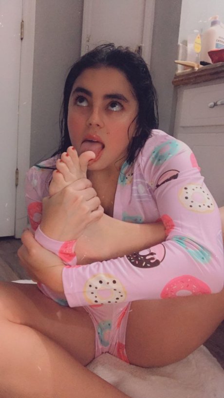 Holyyoly art model images