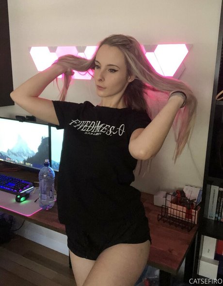 Catsefiro adult model pic