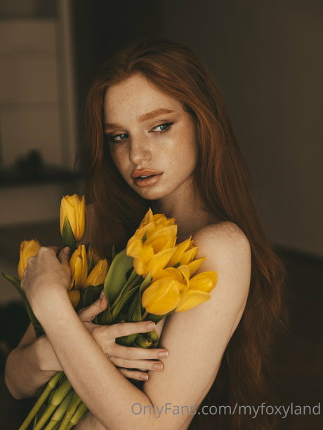 Myfoxyland beautiful model picture