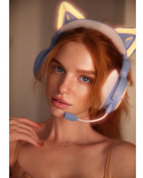 Myfoxyland pornstar free photo