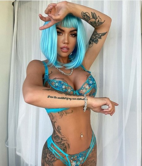 Aimee Spiers art star pictures