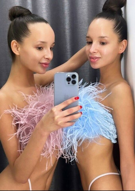 Adelalinka Twins exclusive pornstar img