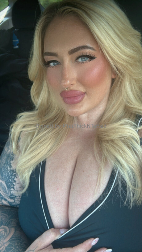 Miss Thick N Tatted star sex archive