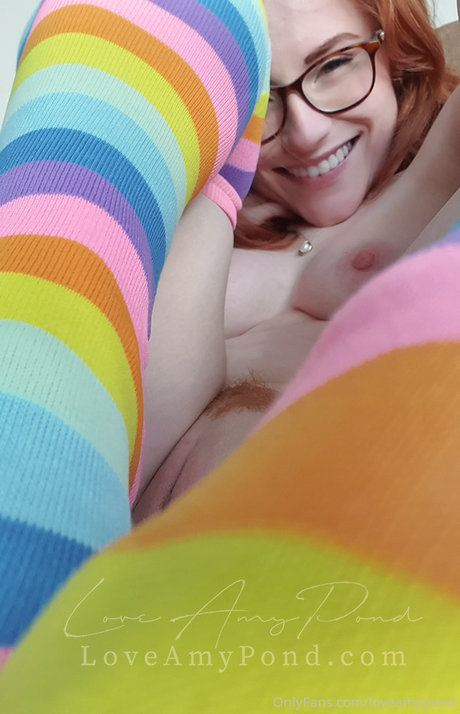 Love Amy Pond top star image