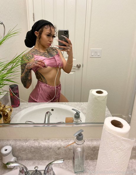 Omgyoash pornstar photo