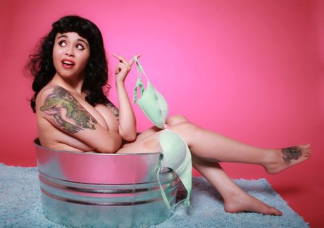 Envy Us exclusive actress images