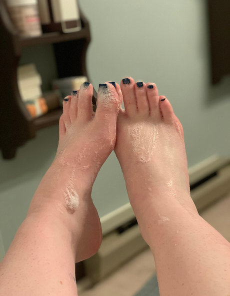 Blue Tiernen model naked galleries