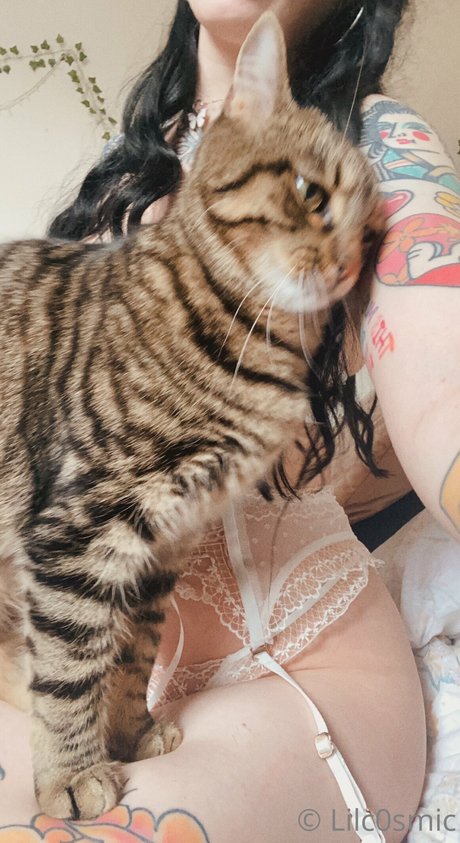 CosmicCreatures nude model img