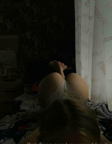 your sexy blonde model nudes archive