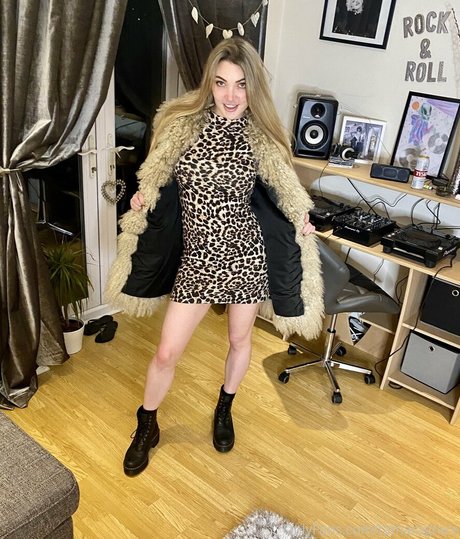 Tamara Grace pretty actress pics