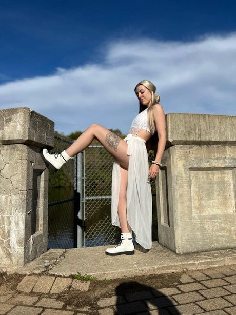 Becca Lynn hd pornstar galleries