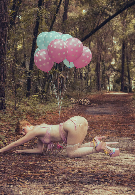 Aaliyah May perfect star img