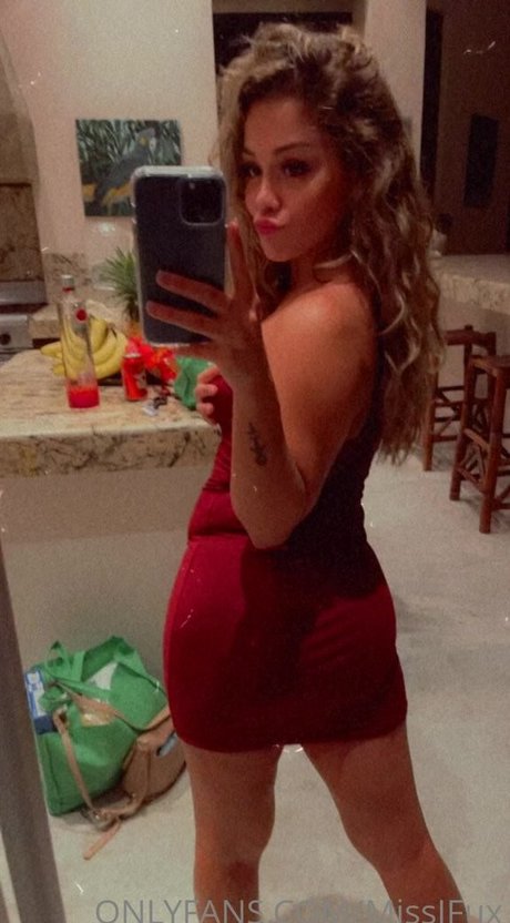 missjfux model art pic