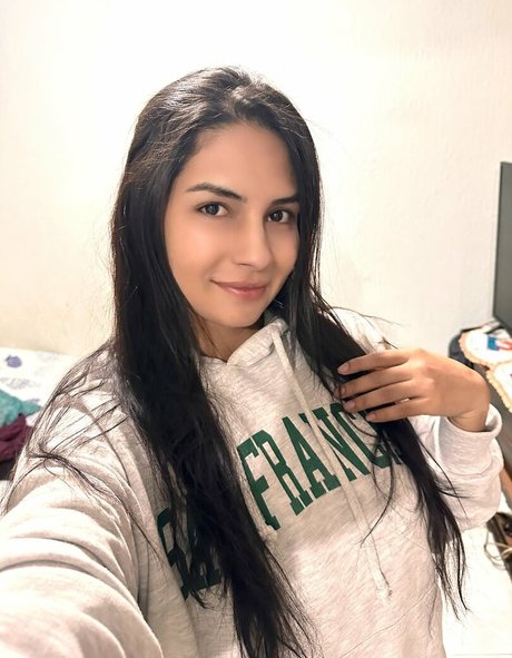 Annie Guzman star exclusive gallery