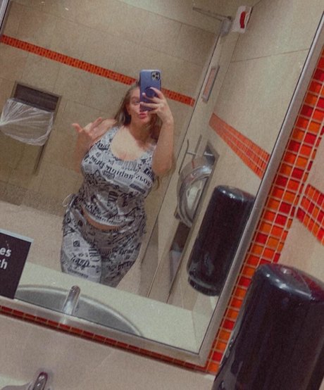 busty ebony onlyfans naked image