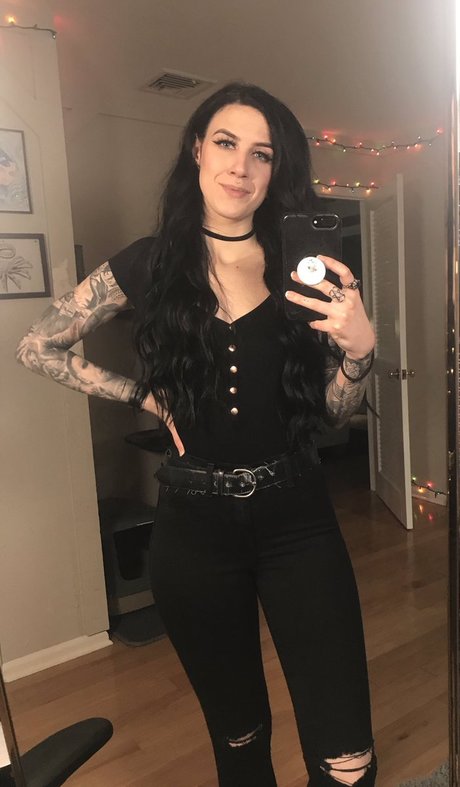 MsKILLIONAIRE sex model img