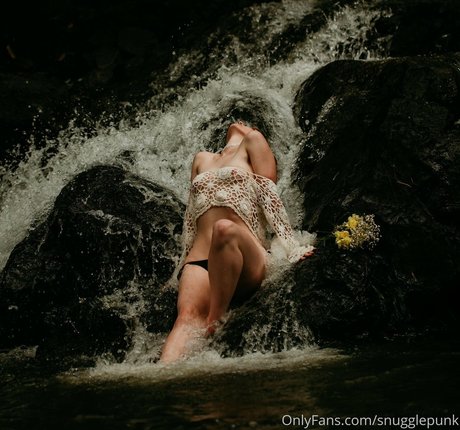 Snugglepunk pretty model gallery